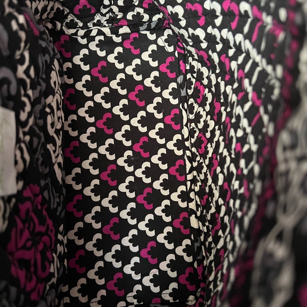 New Vera Bradley shoulder Tote black, white and pink circle pattern - Picture 4 of 6